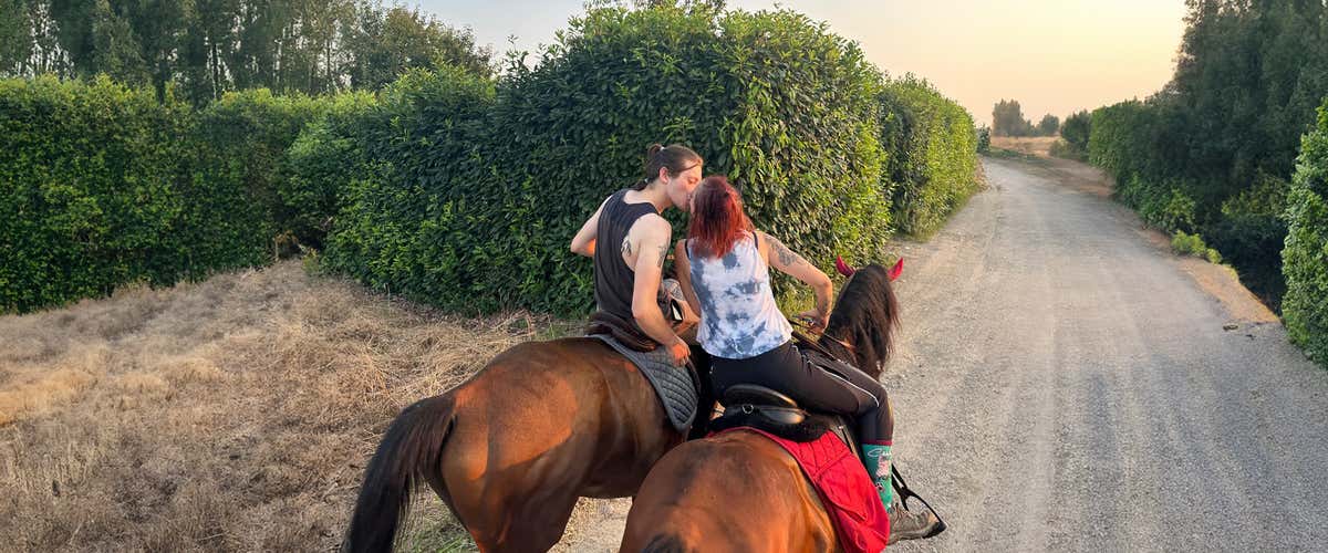 Passeggiata a cavallo con aperitivo a Fagnano Olona in provincia di Varese