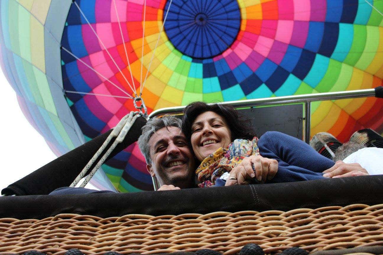 Volo esclusivo in mongolfiera a Mondovì: Alpi, Langhe e mare