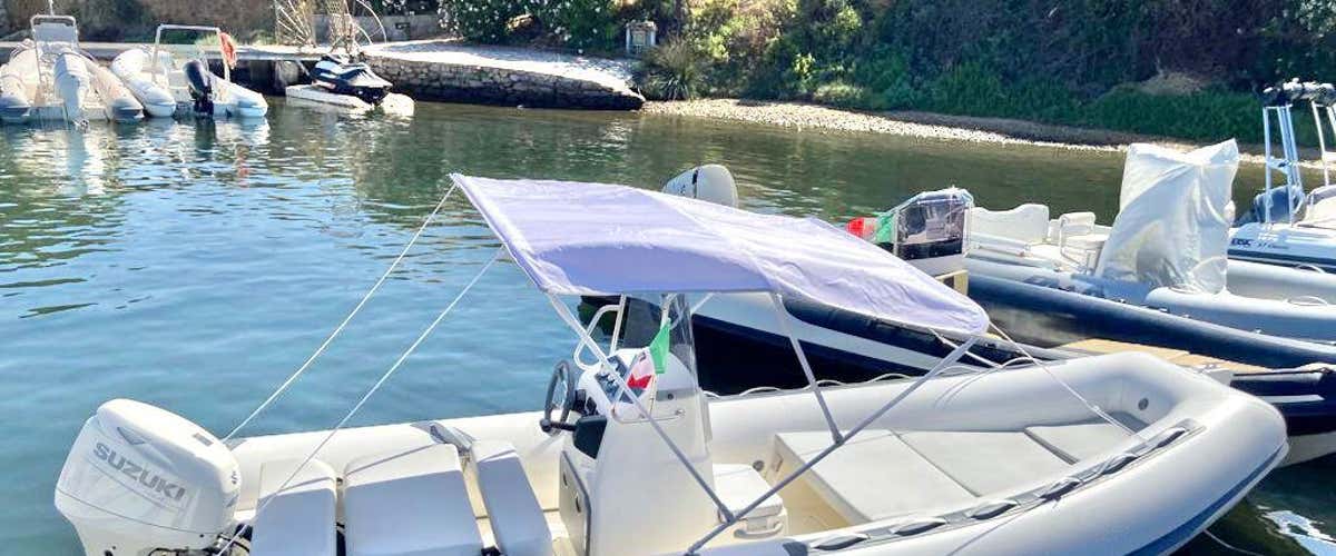 Dinghy charter 40hp in Arbatax - 5.50m