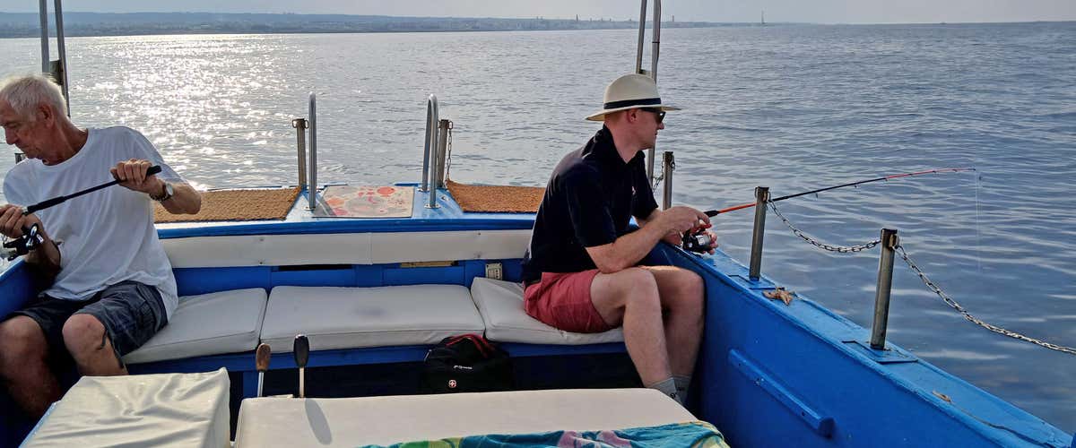Fishing experience along the Monopoli coast with aperitif