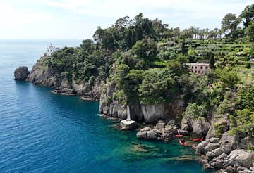 Kayak tours along the Portofino coastline