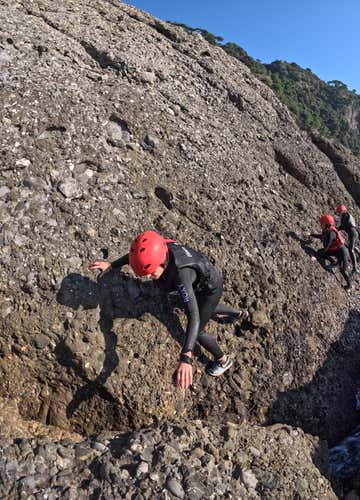 Coasteering between the Bay of Paraggi and Portofino
