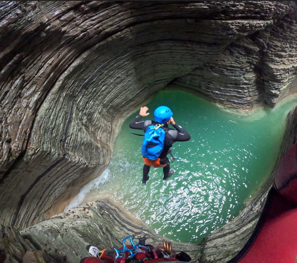 Canyoning sport in Val Maor sulle Dolomiti Bellunesi