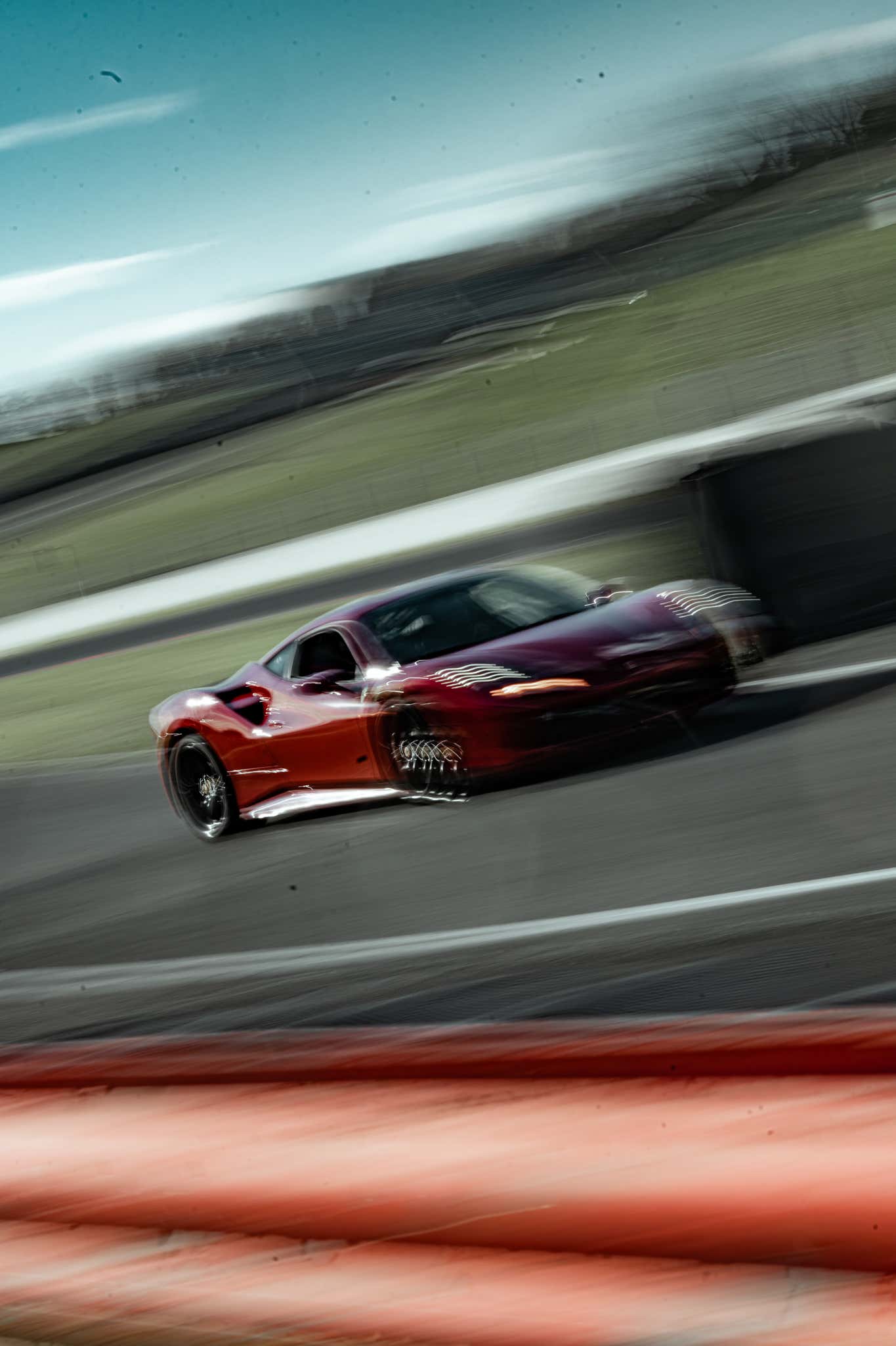 Guida sportiva in Ferrari 488 GTB al Circuito di Ottobiano a Pavia