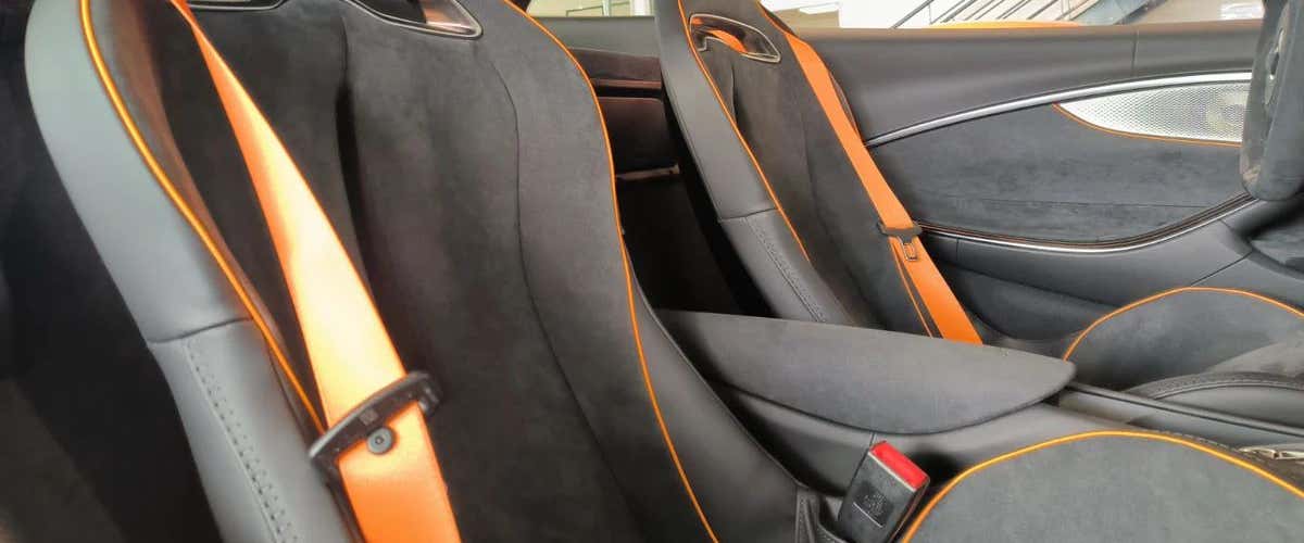 Sport driving test in McLaren Artura at Castelletto Circuit