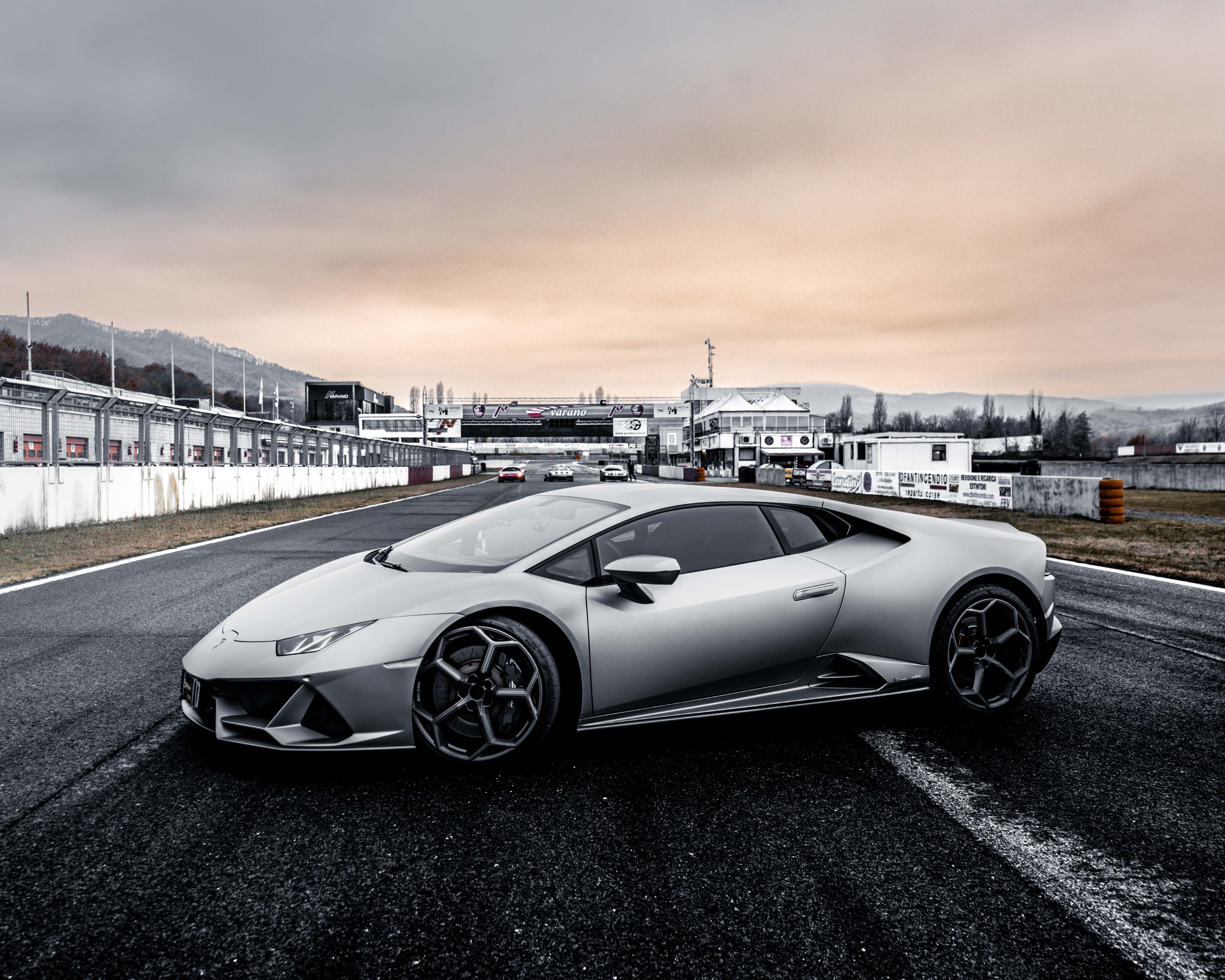 Guida sportiva in Lamborghini Huracan EVO al Circuito Tazio Nuvolari