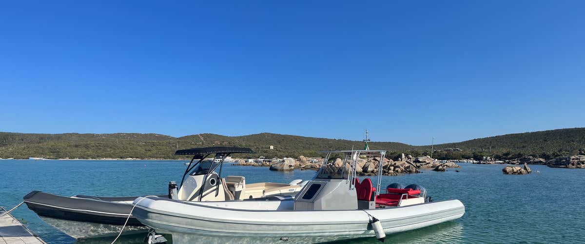 Escursione in gommone nell’Area Marina di Tavolara con aperitivo tipico sardo