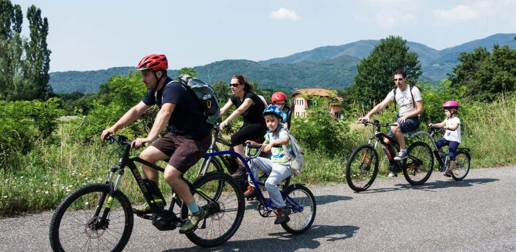E-bike tour among the medieval villages of Lunigiana Freedome