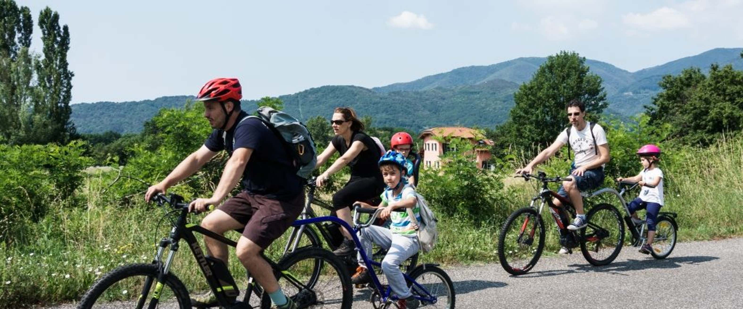 E-bike tour among the medieval villages of Lunigiana Freedome