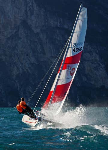 Catamaran Fun Sailing Tour on Lake Garda - 2 hours with instructor