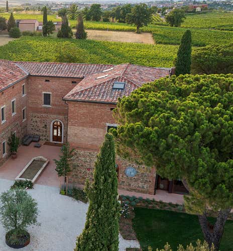 Degustazione vini e visita in cantina a Montepulciano