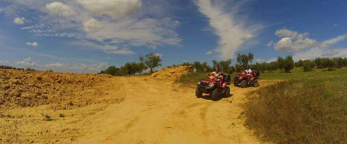 Tour di 2 ore in quad tra le Crete Senesi e il Chianti