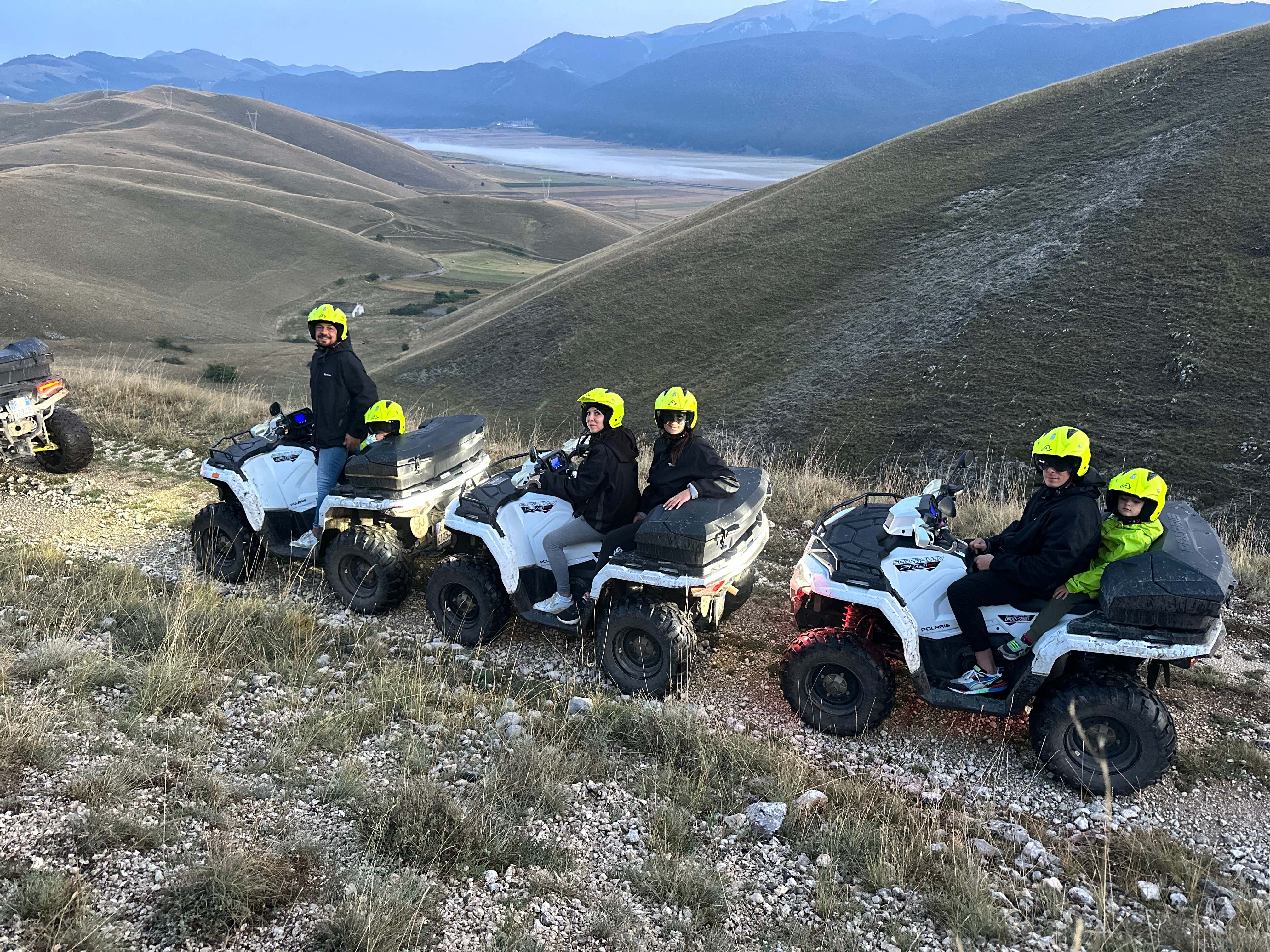 Avventura in quad sugli Altopiani Maggiori d'Abruzzo e aperitivo