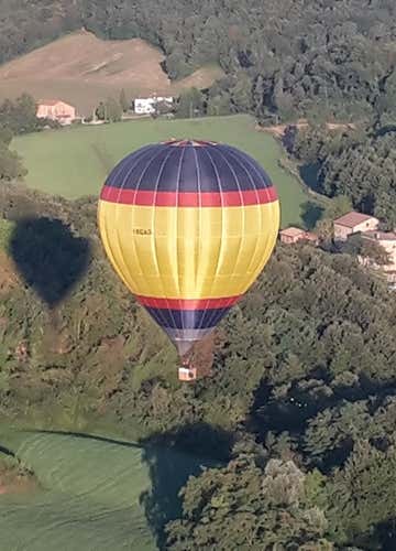 Volo in mongolfiera all'alba sull'Appennino Tosco-Emiliano