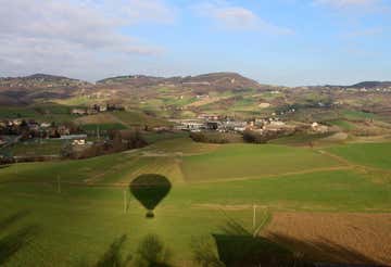 Exclusive hot air balloon ride over the Tuscan-Emilian Apennines