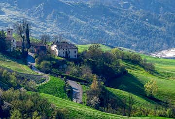 Volo in mongolfiera all'alba sull'Appennino Tosco-Emiliano