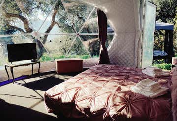Notte in Glamping Dome per famiglie e colazione in provincia di Latina