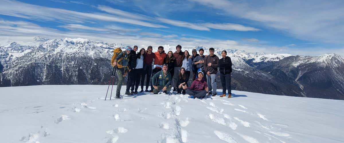 Ciaspolata nel paesaggio innevato di Sauze d'Oulx
