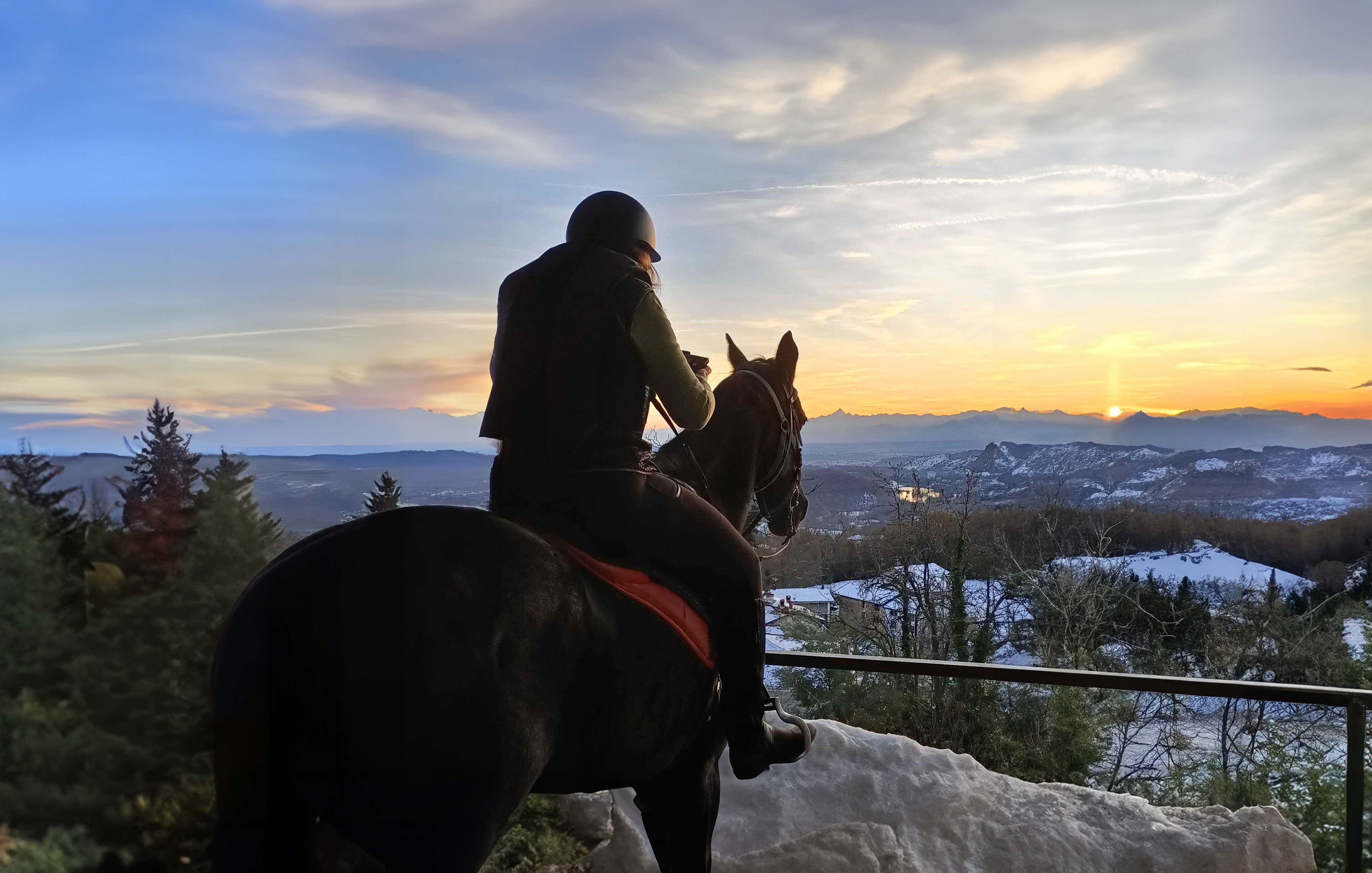 Passeggiata a cavallo notturna in Valchiusella e cena in agriturismo
