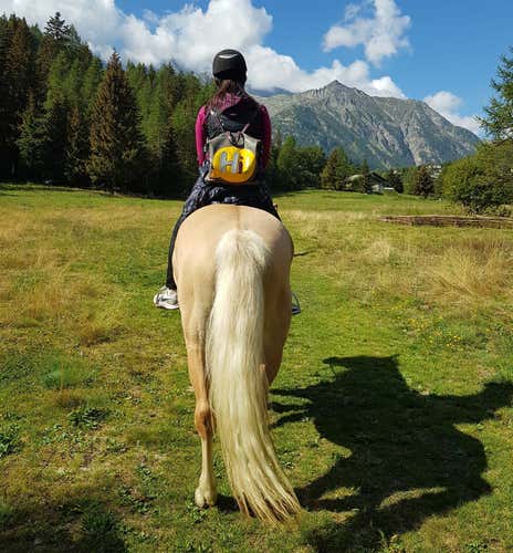 Passeggiata romantica a cavallo sui laghi in Valchiusella