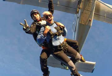 Lancio tandem in paracadute a Garzigliana