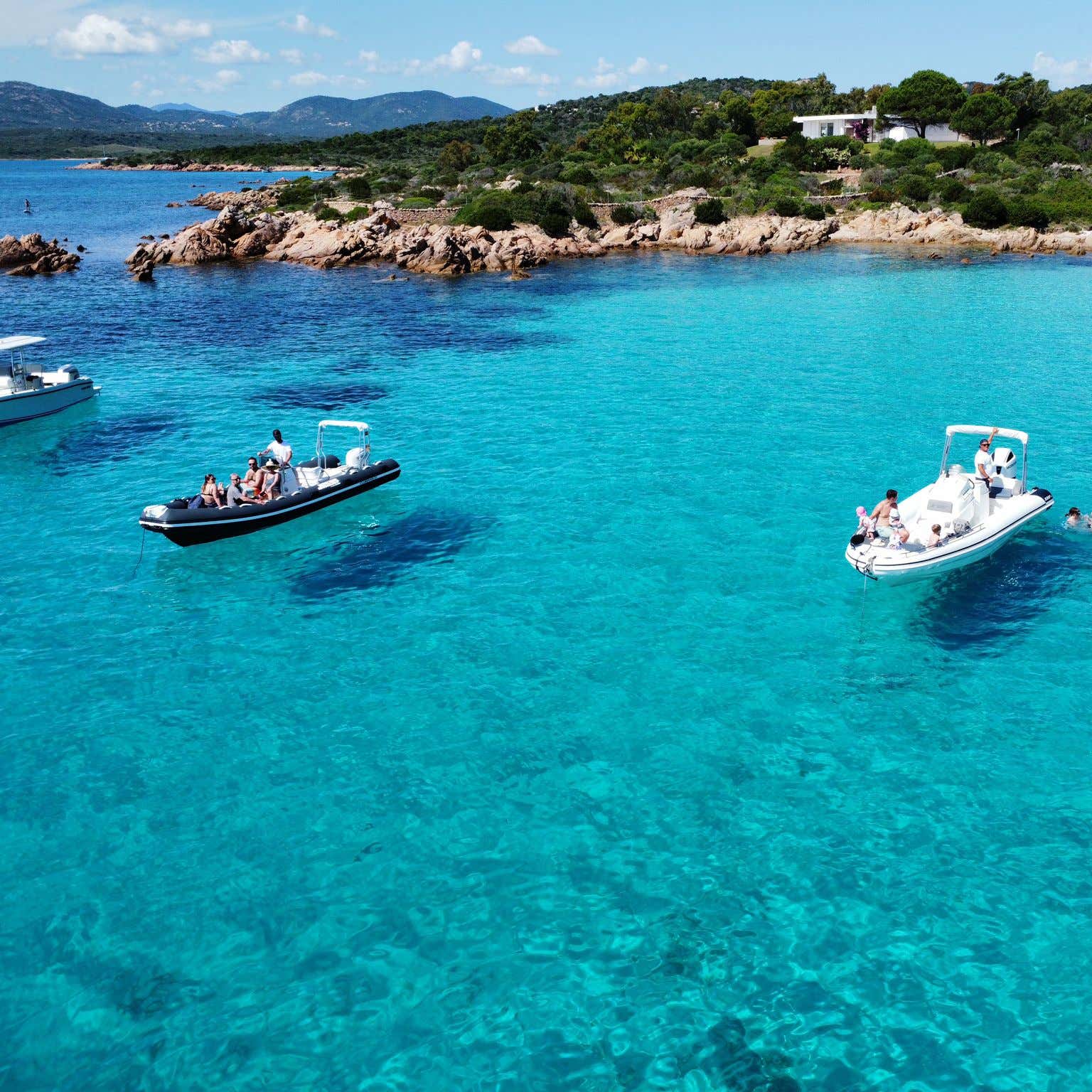 Tour in gommone di mezza giornata con snorkeling e aperitivo tra Molara ...