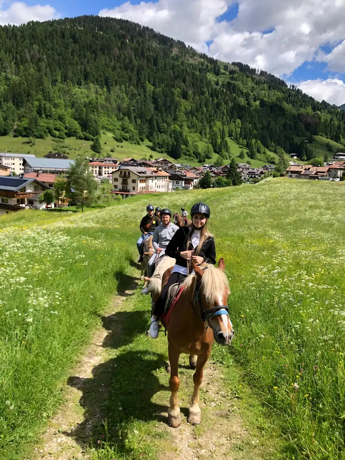 Soggiorno in malga e passeggiata a cavallo sulle Dolomiti
