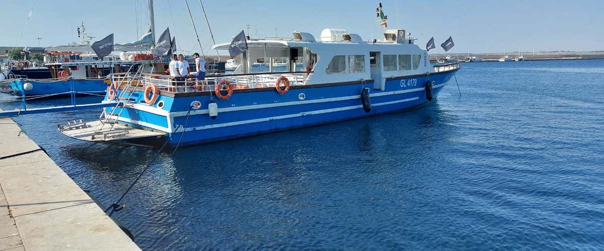 Motorboat tour to Gallipoli on the Salento sea with aperitif