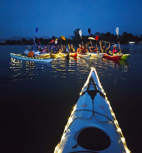 Kayak tour under the stars on Lake Fondi
