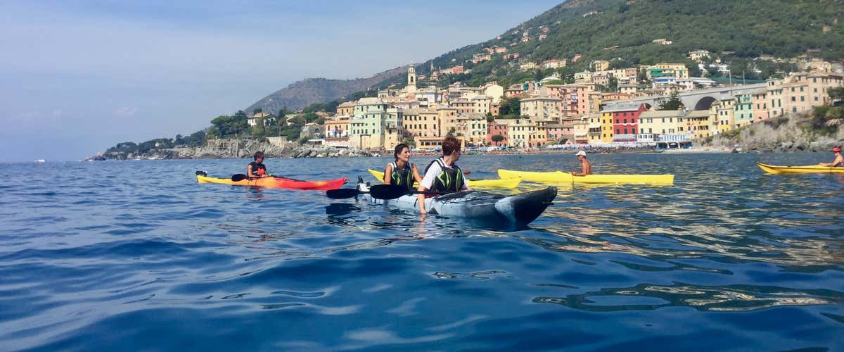Kayak tour between Genoa and the village of Boccadasse