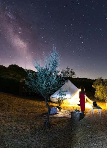 Notte in tenda con picnic e colazione nell'entroterra sardo
