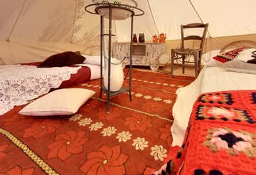 Notte in tenda con picnic e colazione nell'entroterra sardo