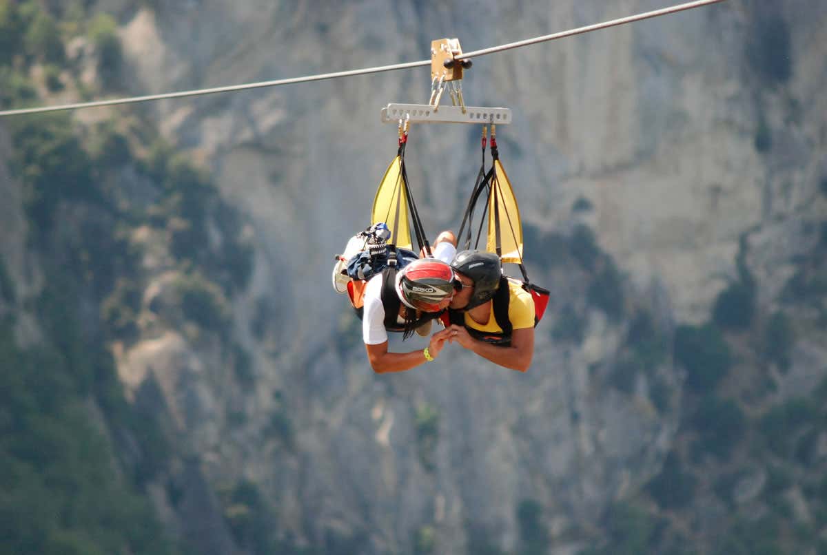 Zipline sulle Dolomiti Lucane: volo di coppia