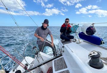 One-day sailing course in the Gulf of Angels with lunch