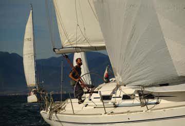 One-day sailing course in the Gulf of Angels with lunch