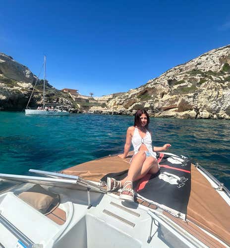 Yacht charter in Cagliari - 6 m, 40 HP