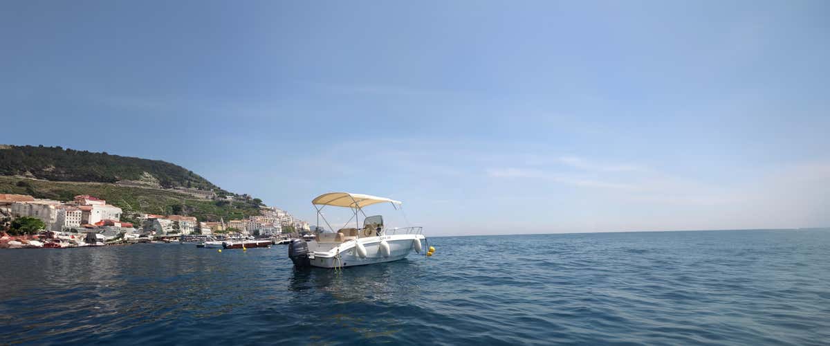 Noleggio giornaliero barca a motore ad Amalfi - 6 m, 40 CV