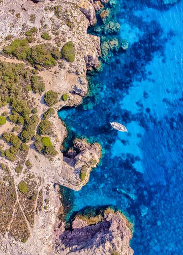 Escursione giornaliera in barca a vela a Carloforte con pranzo