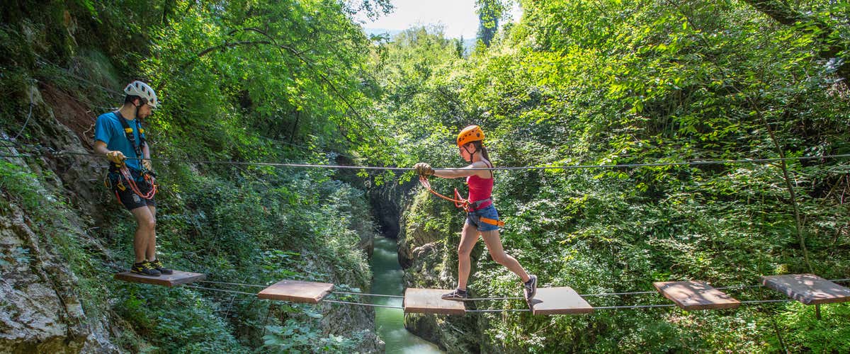 Parco avventura e zipline nel canyon a Bagni di Lucca