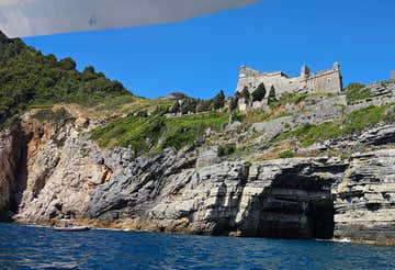 Tour in gommone al tramonto con aperitivo a Portovenere