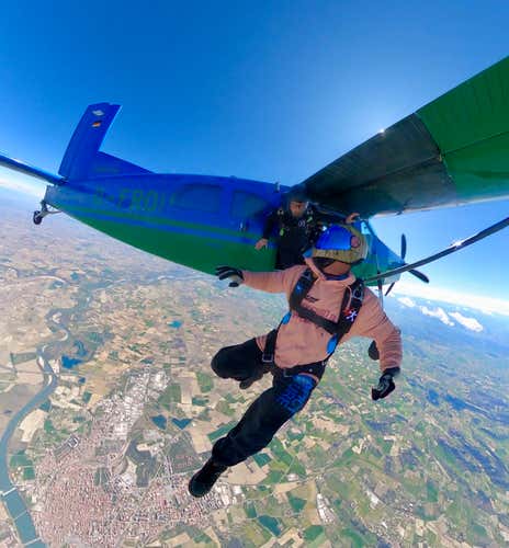 Tandem skidiving over Casale Monferrato with video