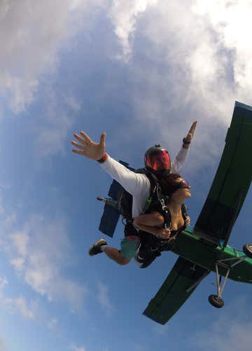 Tandem skidiving over Casale Monferrato with video