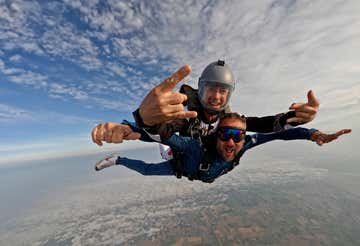 Tandem skidiving over Casale Monferrato with video