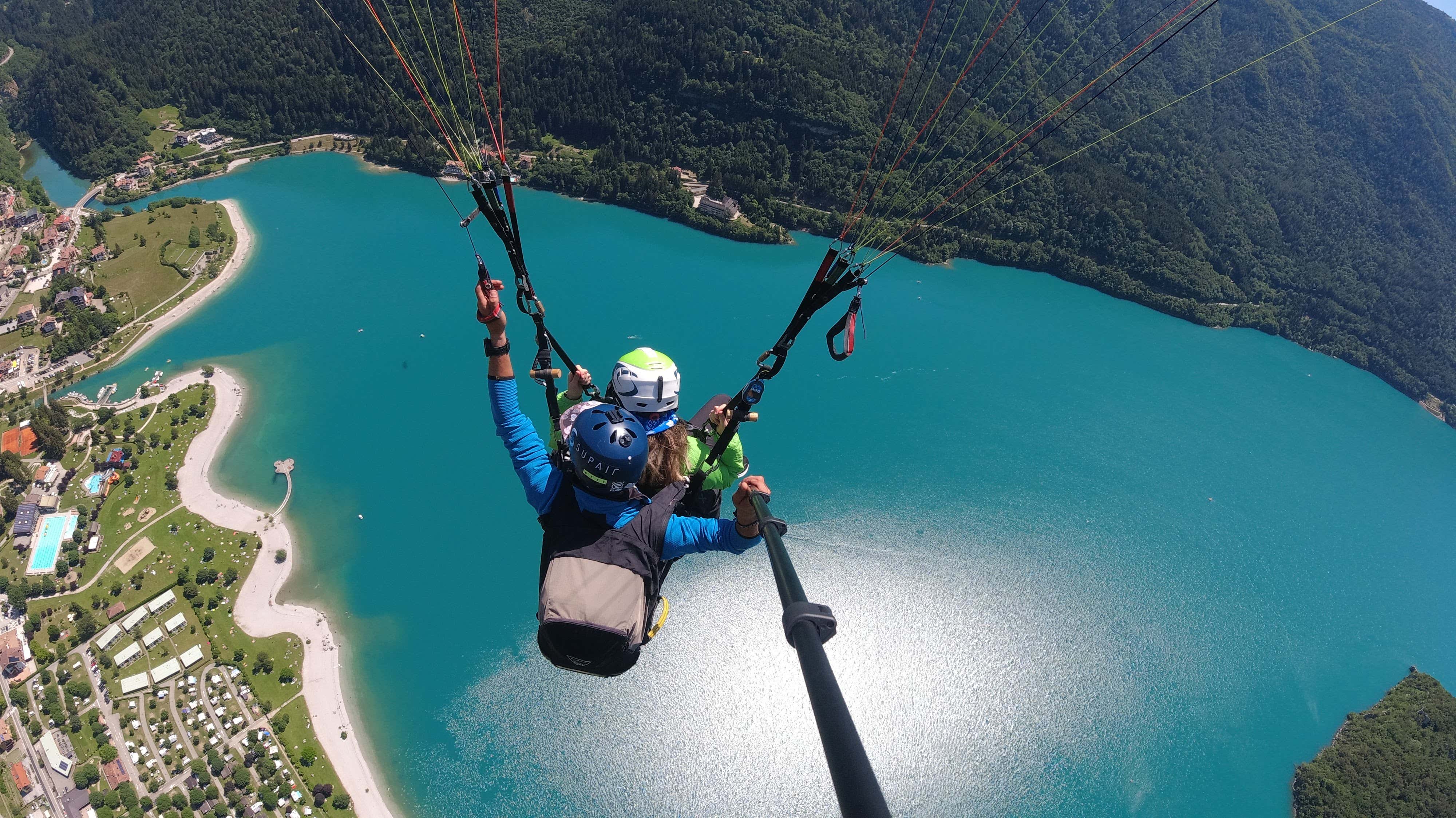 Volo termico in parapendio tandem sul Lago di Molveno