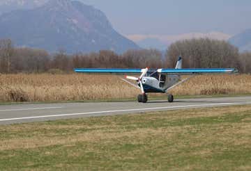 First flight experience - Trial flying on Airplane in Lecco