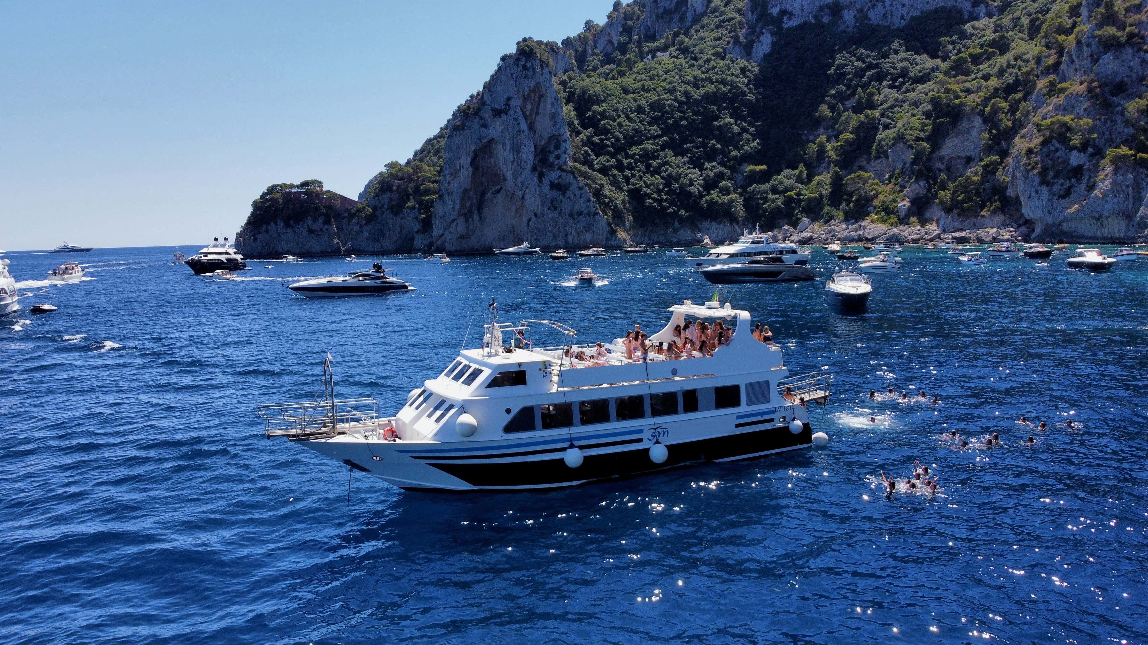 Escursione in motonave di una giornata a Capri da Sorrento