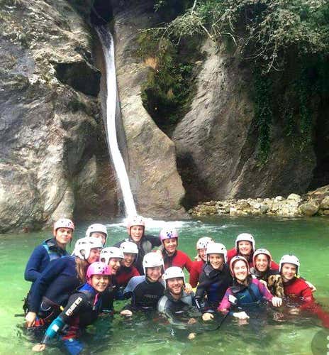 Canyoning sul fiume Serra nelle Alpi Apuane