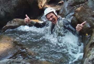Canyoning sul fiume Serra nelle Alpi Apuane