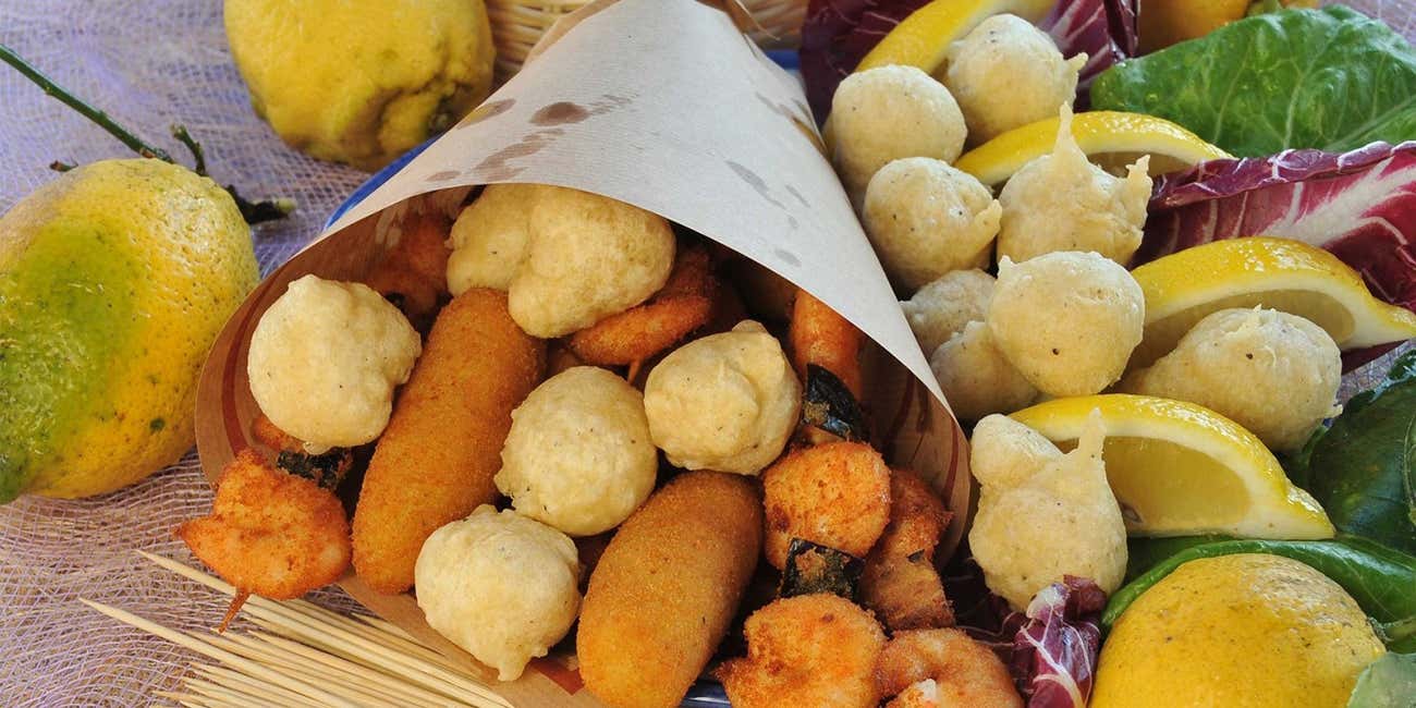 Tour enogastronomico in Vespa d'epoca con autista a Napoli