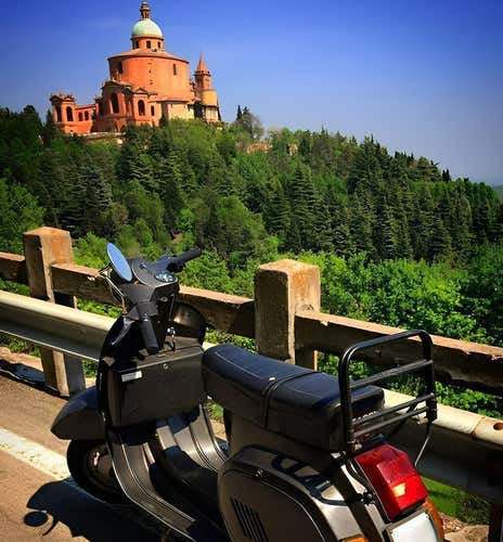 Tour in Vespa sui colli bolognesi
